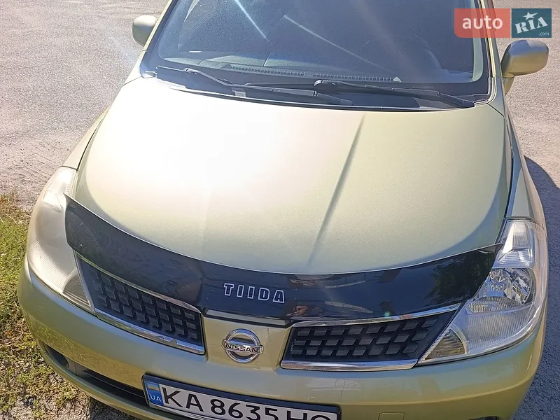 Nissan TIIDA 2008