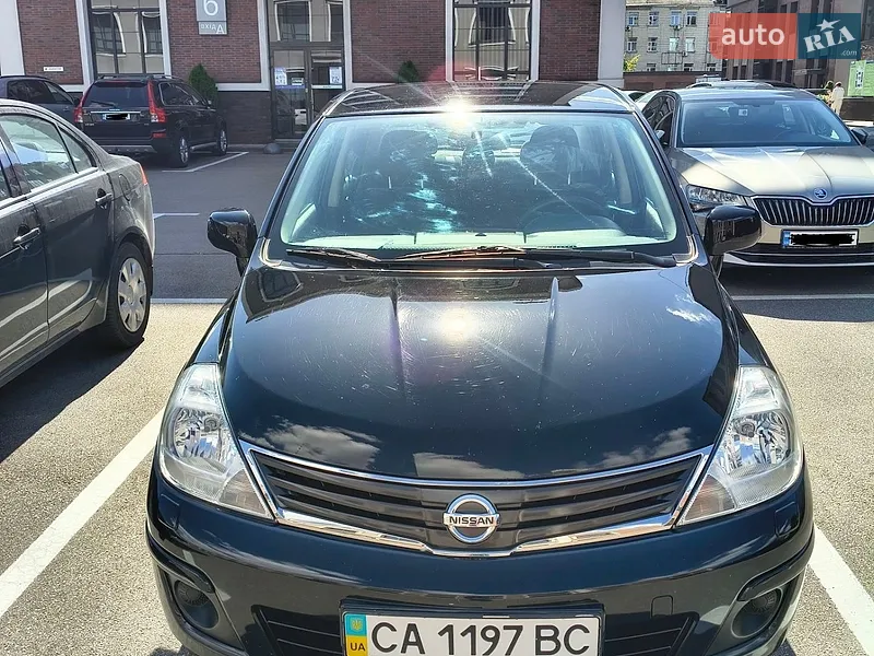 Nissan TIIDA 2010