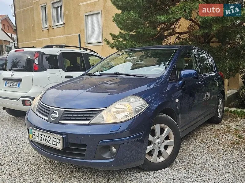 Nissan TIIDA