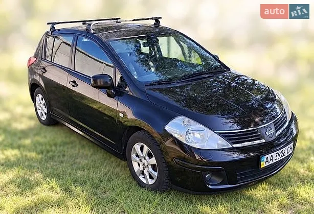 Nissan TIIDA 2010