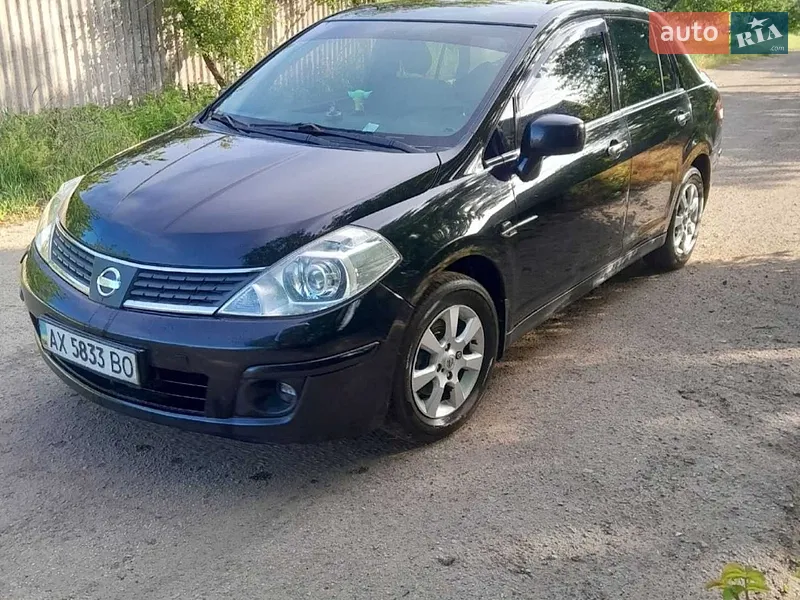 Nissan TIIDA 2008