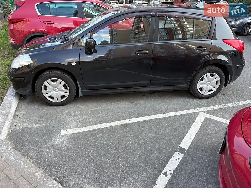 Nissan TIIDA