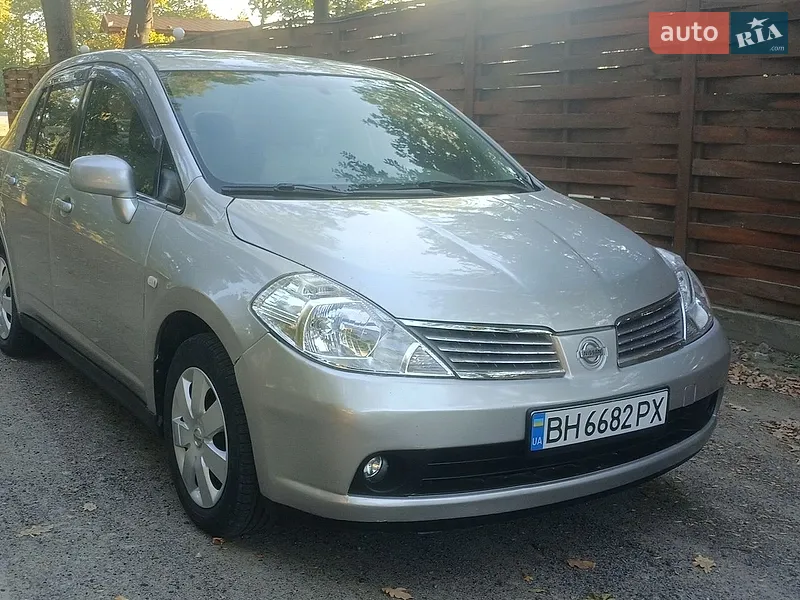 Nissan TIIDA