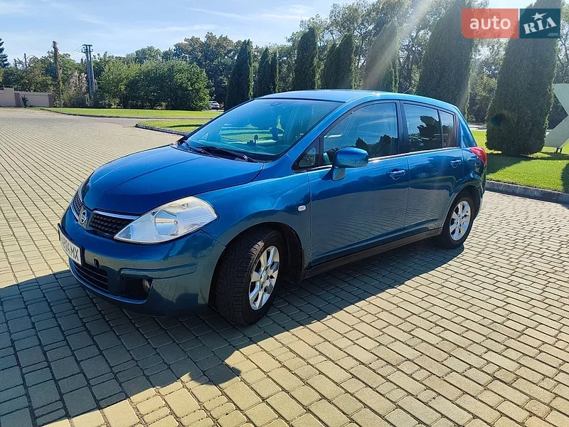 Nissan TIIDA