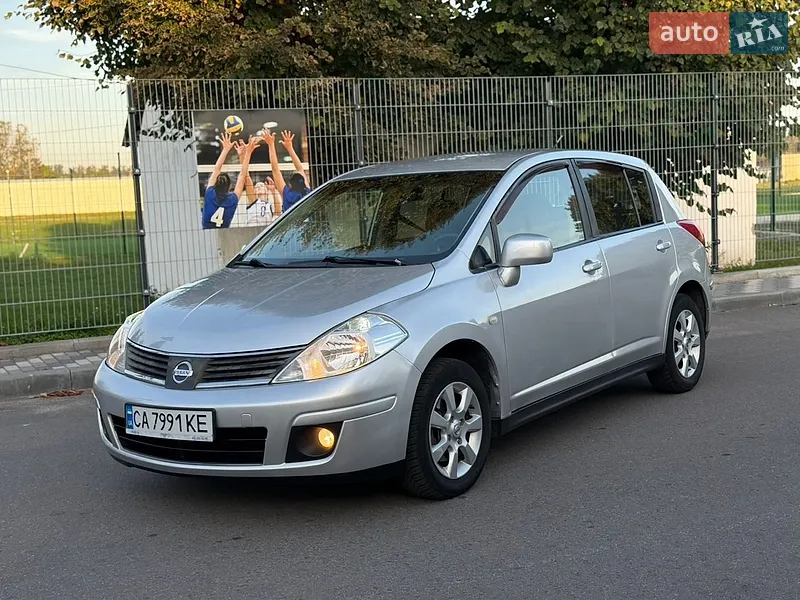 Nissan TIIDA