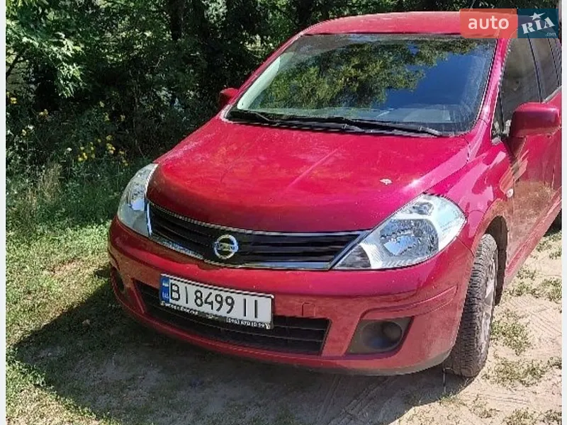 Nissan TIIDA 2012