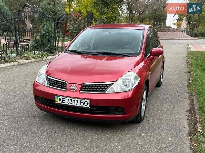 Nissan TIIDA