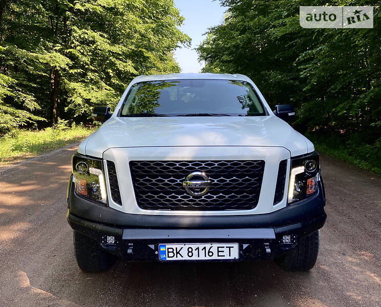 Nissan Titan GAZ CREW