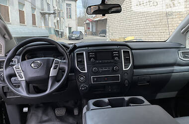 Пикап Nissan Titan 2017 в 