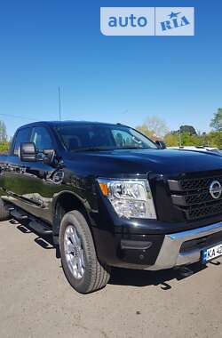 Nissan Titan 2020