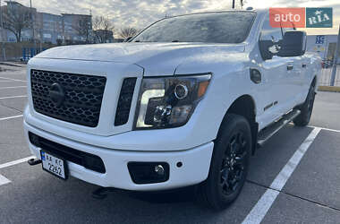 Nissan Titan 2019