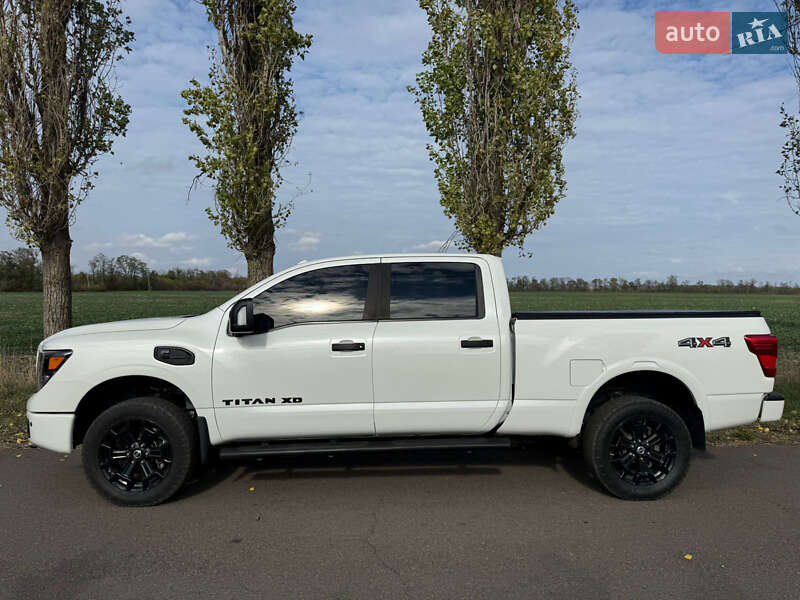 Грузовой фургон Nissan Titan 2018 в Киеве