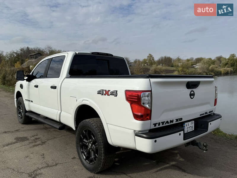 Грузовой фургон Nissan Titan 2018 в Киеве