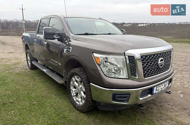 Грузовой фургон Nissan Titan 2017 в Киеве