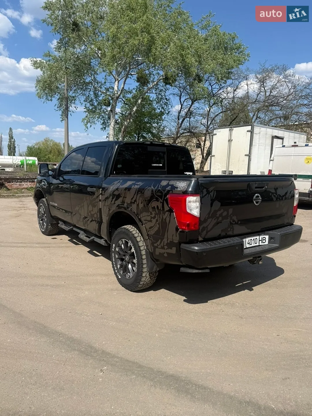 2017 Nissan Titan - мініатюра 15