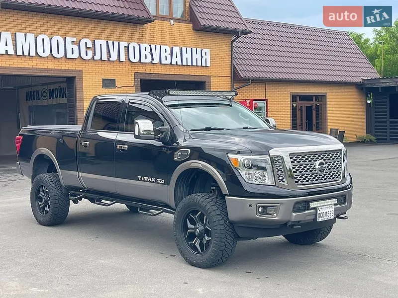 Nissan Titan