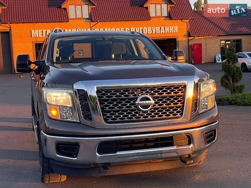 Nissan Titan