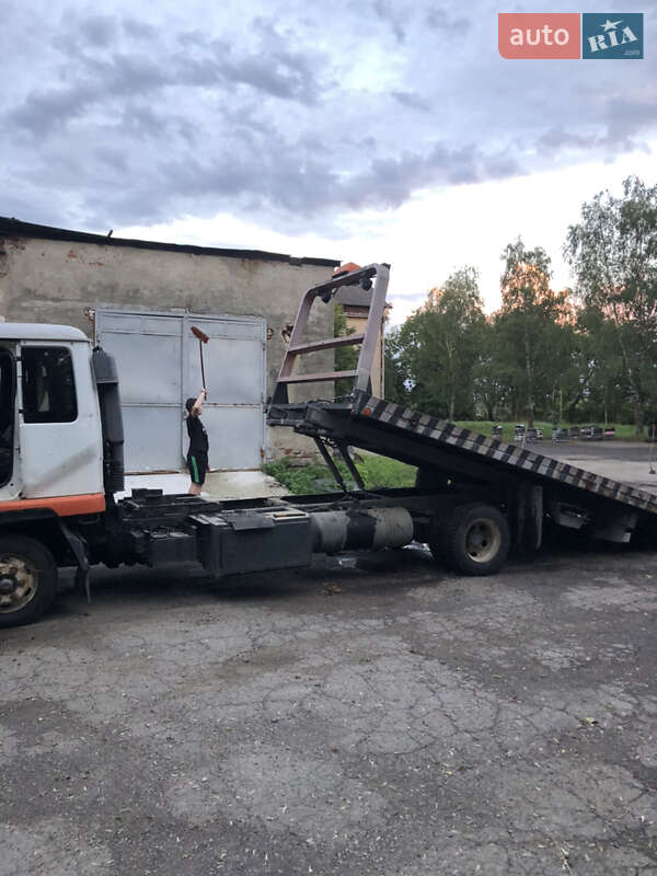 Автовоз Nissan UD 2005 в Коломиї