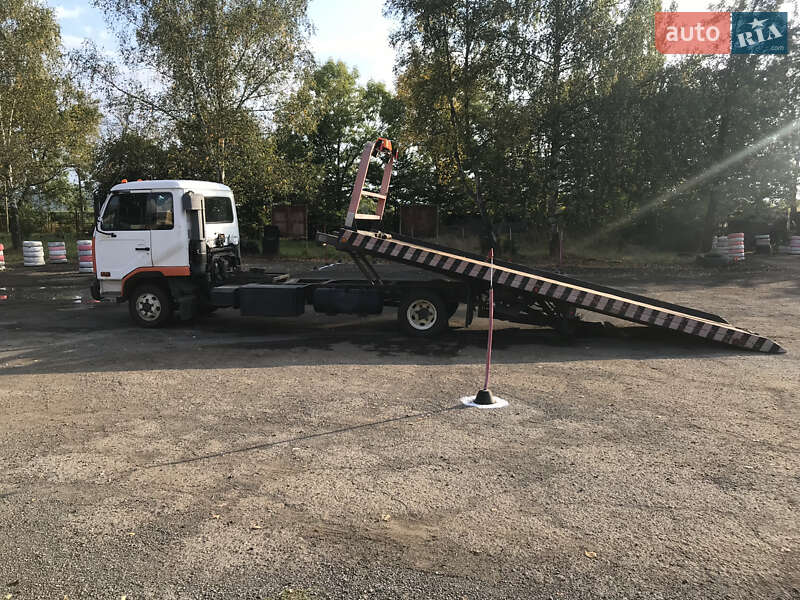 Автовоз Nissan UD 2005 в Коломиї