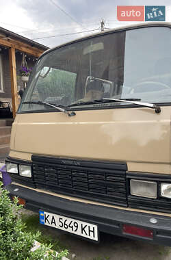 Минивэн Nissan Urvan 1986 в Киеве