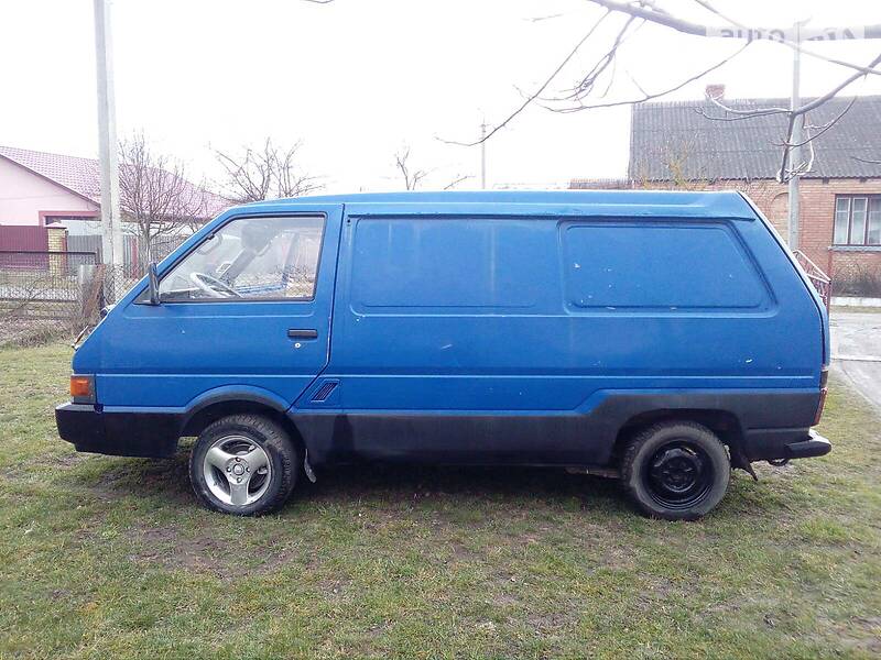 Мінівен Nissan Vanette 1991 в Турійську
