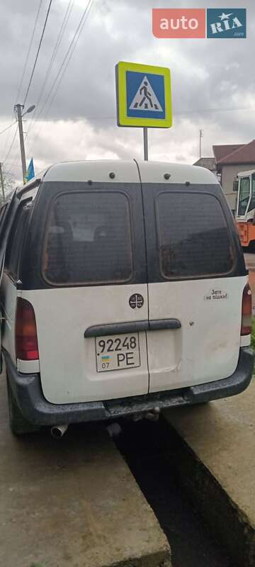 Мінівен Nissan Vanette 1996 в Мукачевому