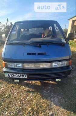 Мінівен Nissan Vanette 1993 в Кельменцях