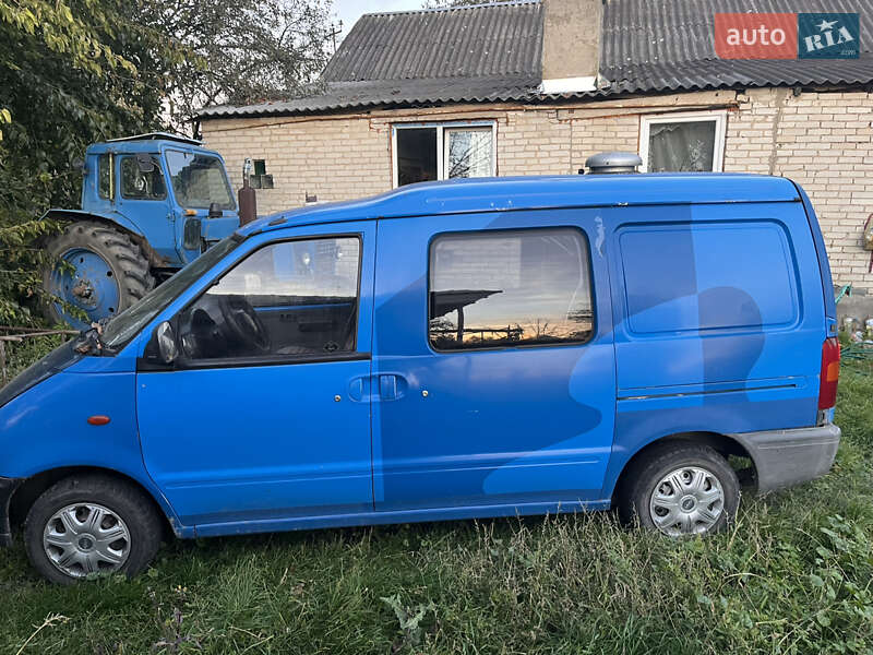 Мінівен Nissan Vanette 2000 в Володимирі