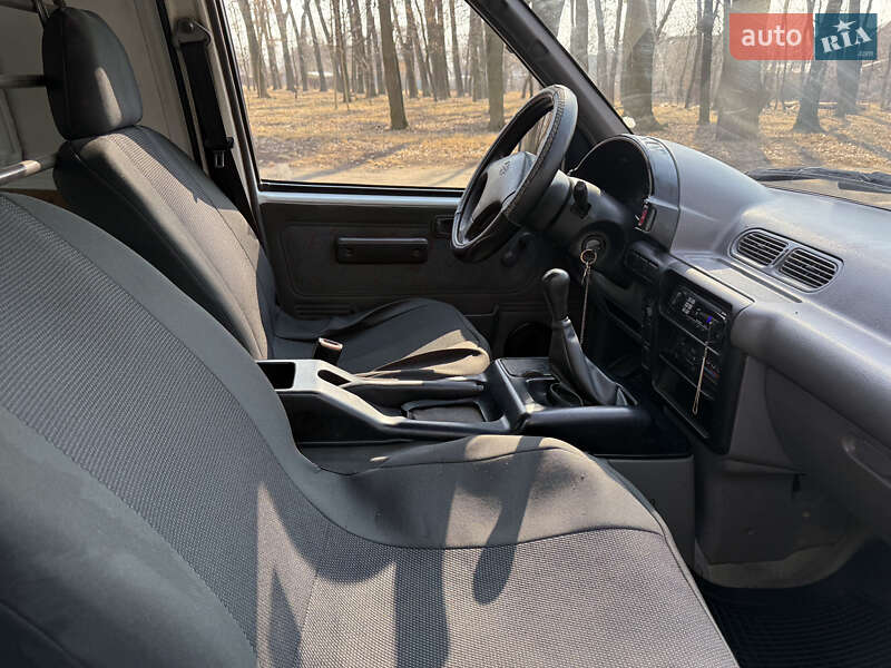 Мінівен Nissan Vanette 2001 в Чернівцях