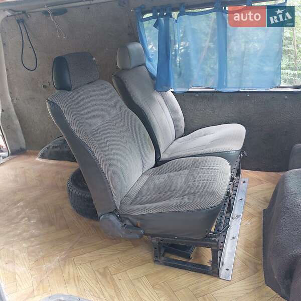 Мінівен Nissan Vanette 1988 в Запоріжжі