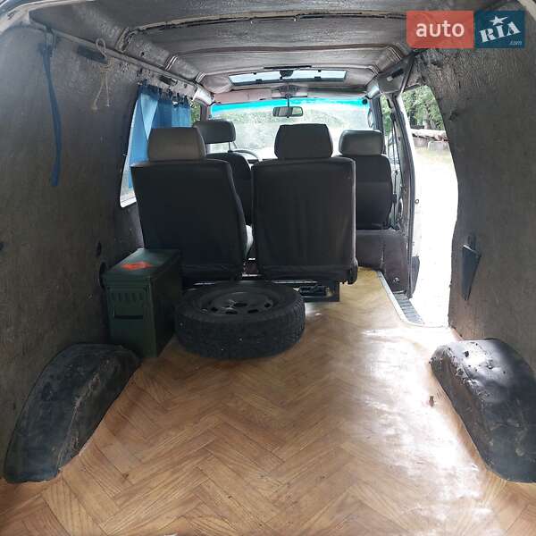 Мінівен Nissan Vanette 1988 в Запоріжжі