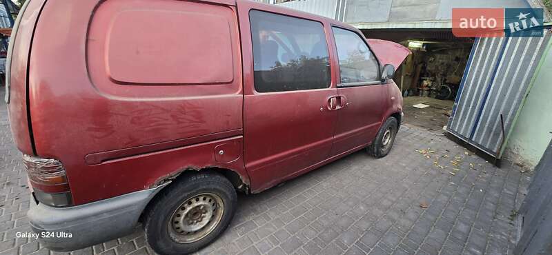 Мінівен Nissan Vanette 1997 в Гоголеві