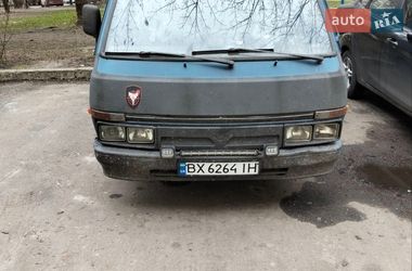 Вантажопасажирський фургон Nissan Vanette 1994 в Хмельницькому