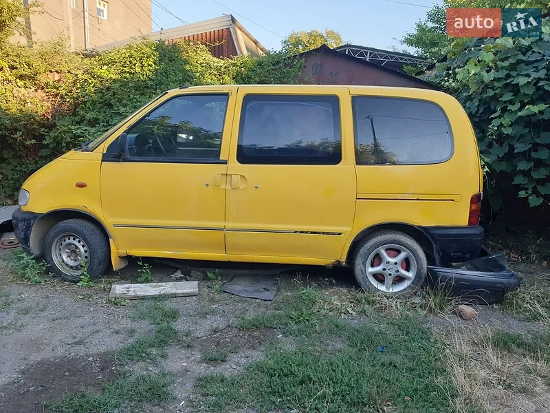 Nissan Vanette 1999