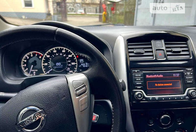 Хэтчбек Nissan Versa Note 2017 в Киеве