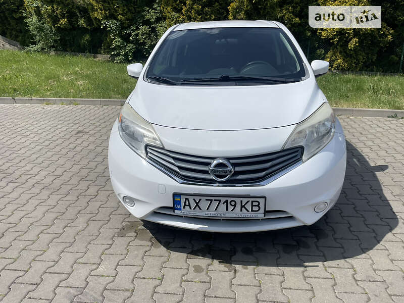 Хэтчбек Nissan Versa Note 2014 в Киеве