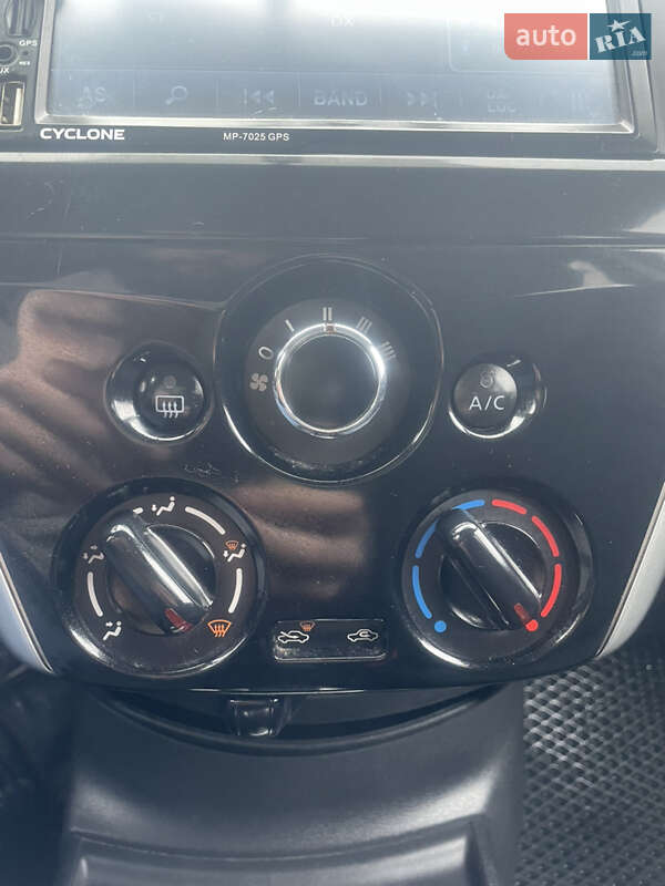 Хетчбек Nissan Versa Note 2014 в Ніжині
