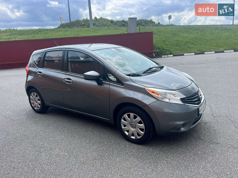 Хэтчбек Nissan Versa Note 2015 в Киеве