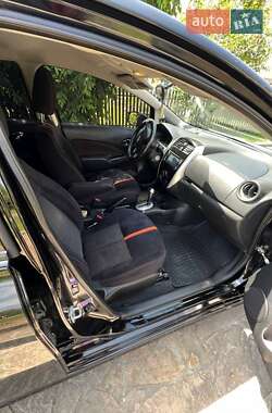 Хэтчбек Nissan Versa Note 2014 в 
