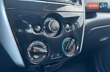 Хэтчбек Nissan Versa Note 2015 в 