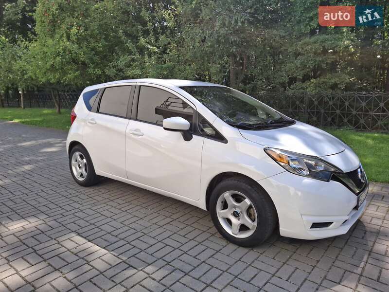 Хэтчбек Nissan Versa Note 2016 в Львове