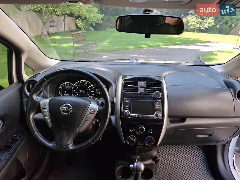 Хэтчбек Nissan Versa Note 2016 в Львове