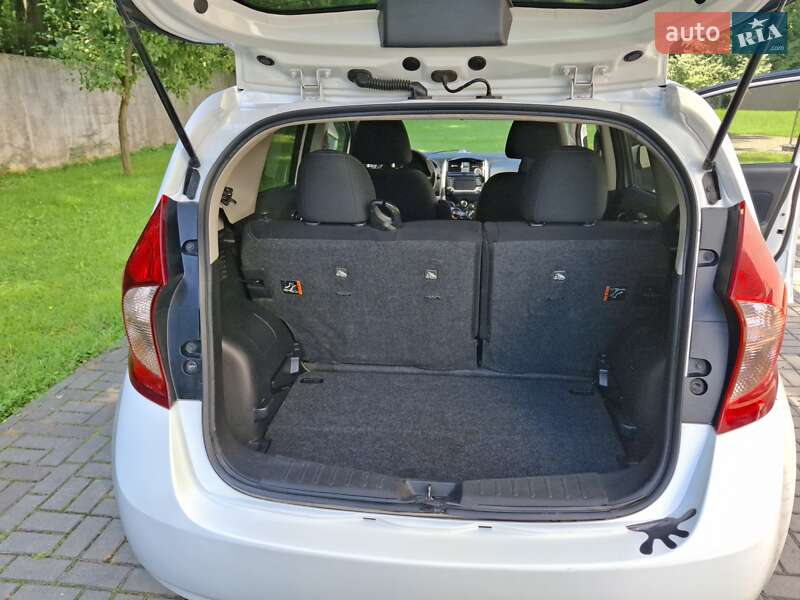Хэтчбек Nissan Versa Note 2016 в Львове