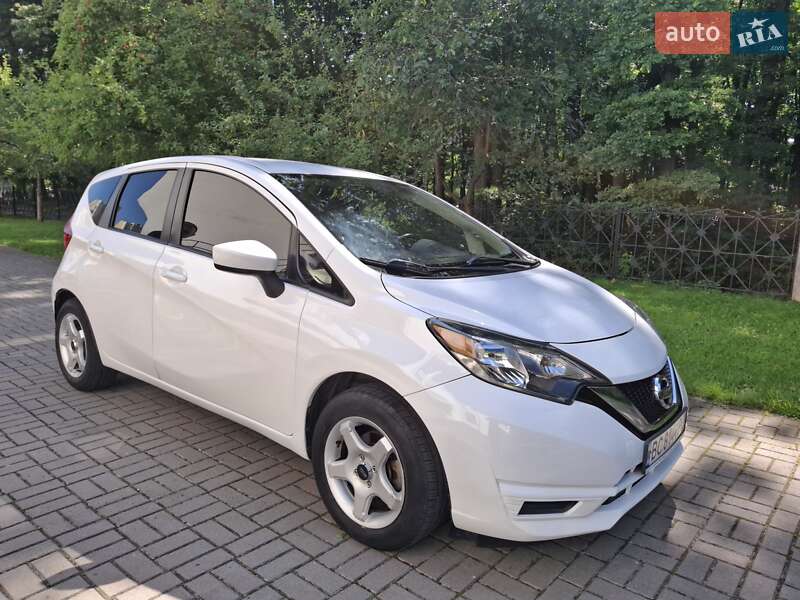 Хэтчбек Nissan Versa Note 2016 в Львове