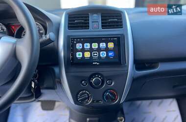 Хетчбек Nissan Versa Note 2017 в  фото 16 Хетчбек Nissan Versa Note 2017 в