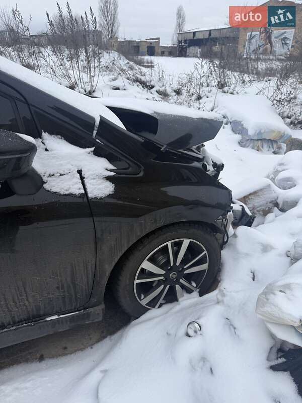 Хэтчбек Nissan Versa Note 2017 в Софиевской Борщаговке