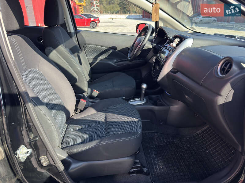 Хэтчбек Nissan Versa Note 2015 в Львове