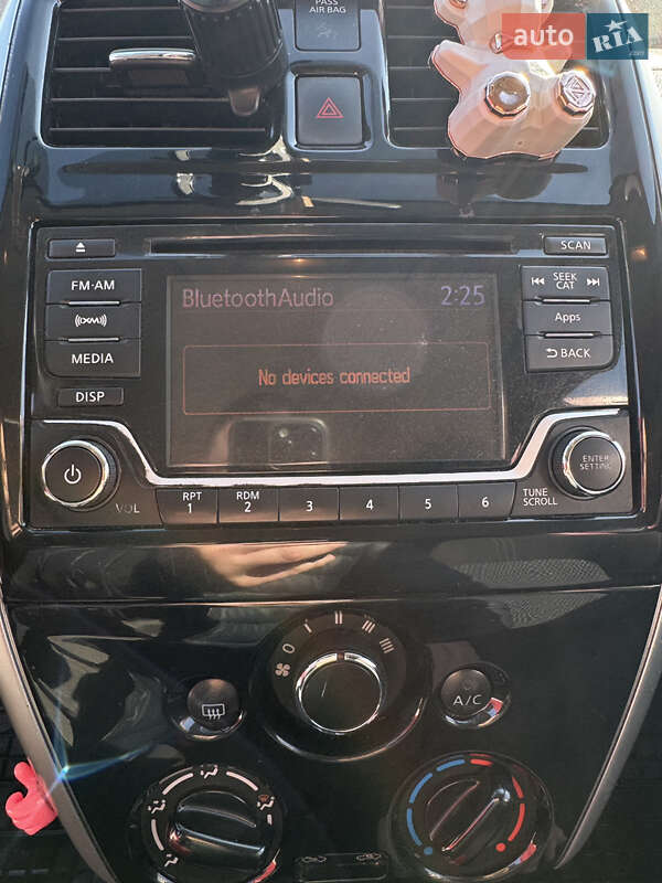 Хэтчбек Nissan Versa Note 2015 в Львове