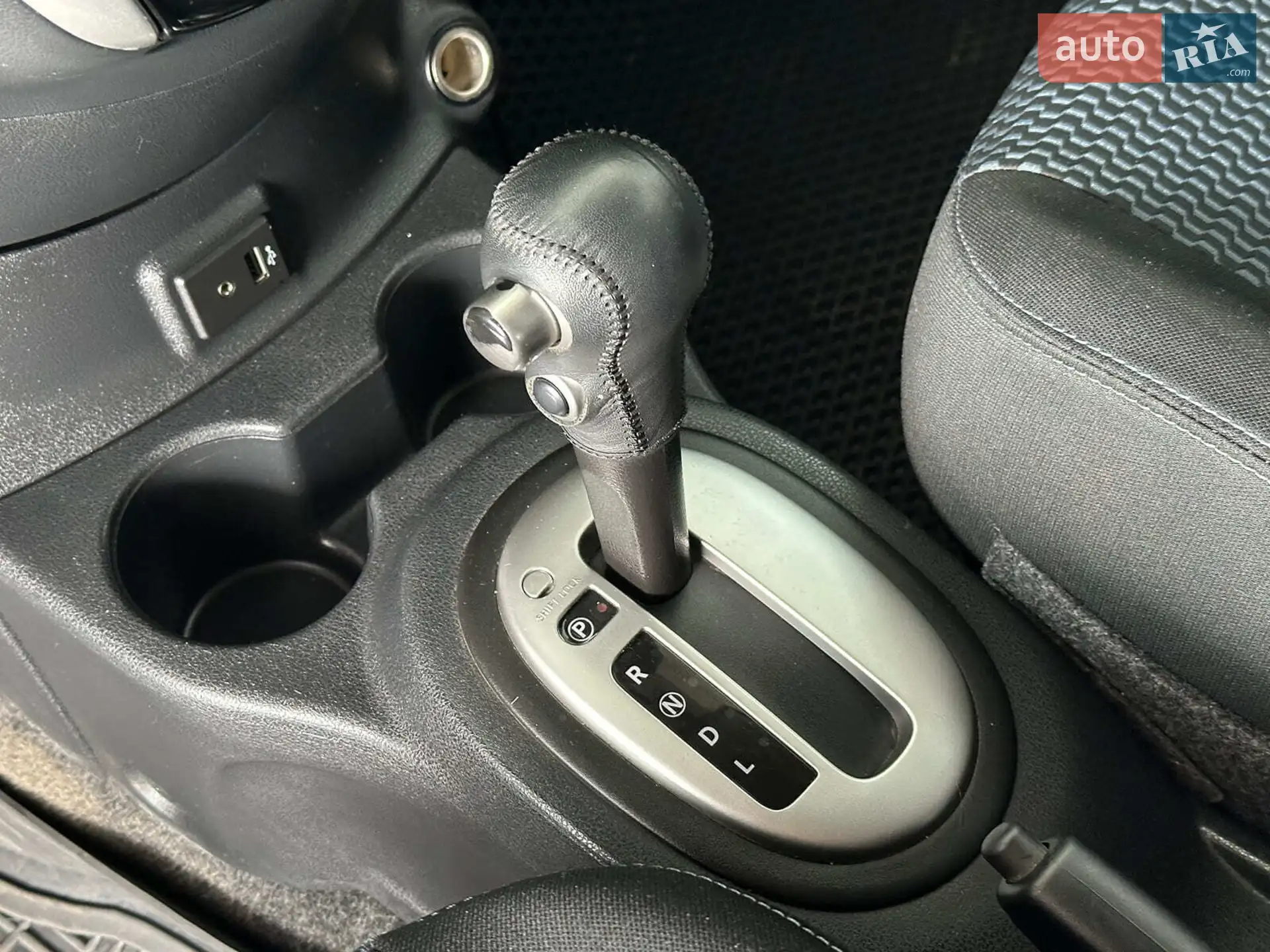 2017 Nissan Versa - мініатюра 11