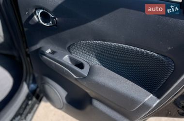 Хэтчбек Nissan Versa Note 2017 в Киеве